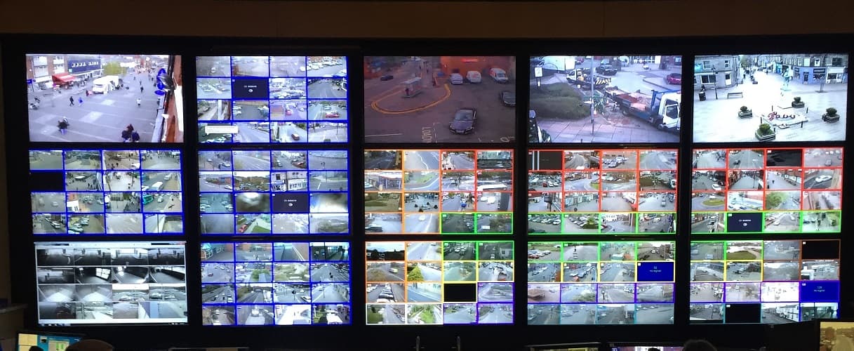 Control room monitor wall for realtime analytics topics